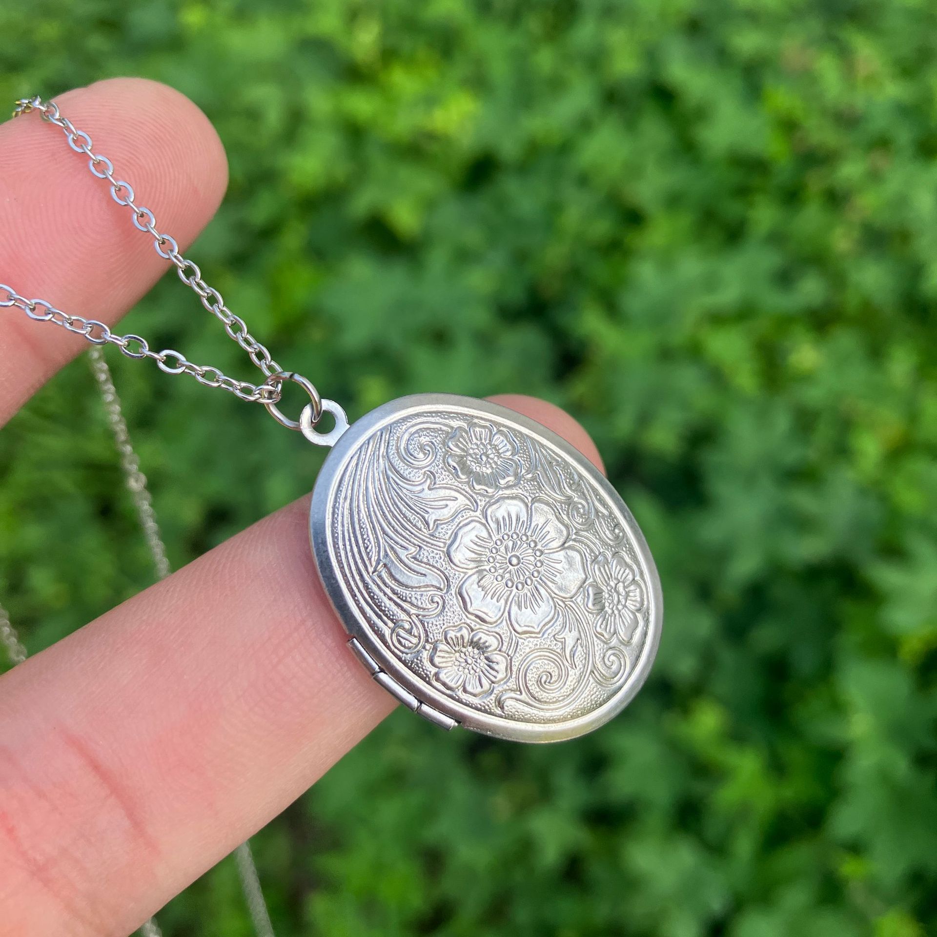 Kalung Liontin Hati Oval Bermo - Heart Locket Necklace Photo ulasan dan harga