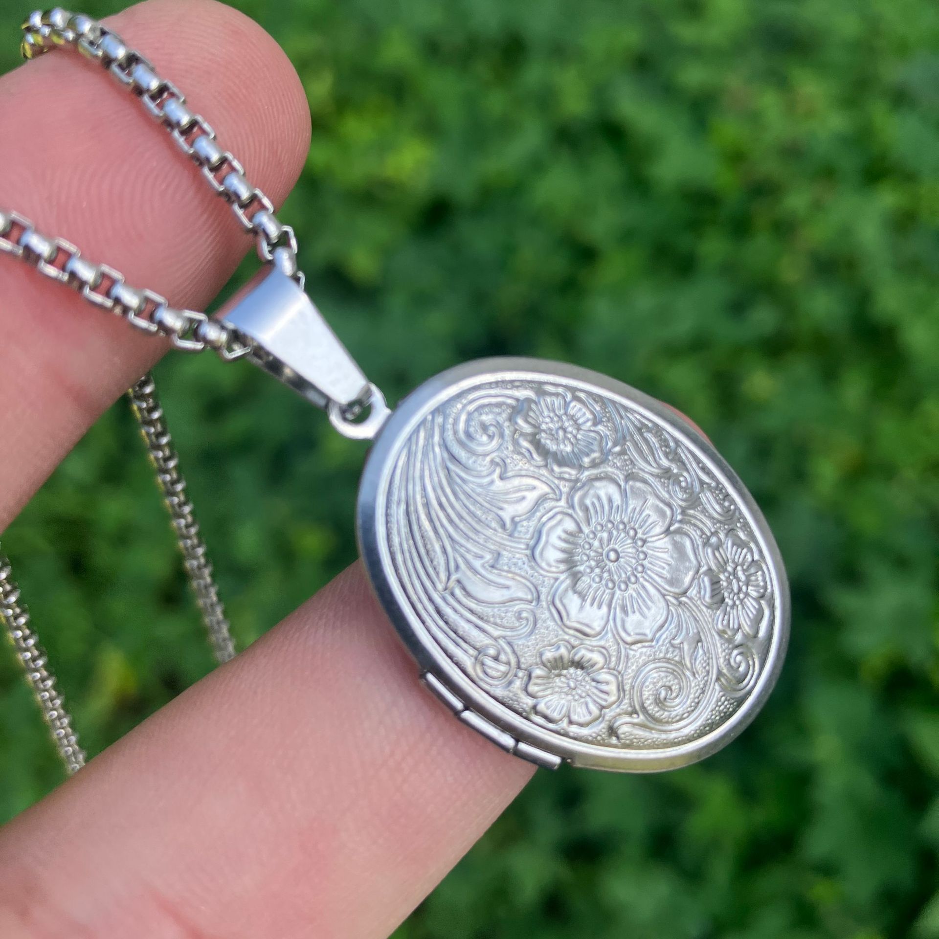 Kalung Liontin Hati Oval Bermo - Heart Locket Necklace Photo ulasan dan harga