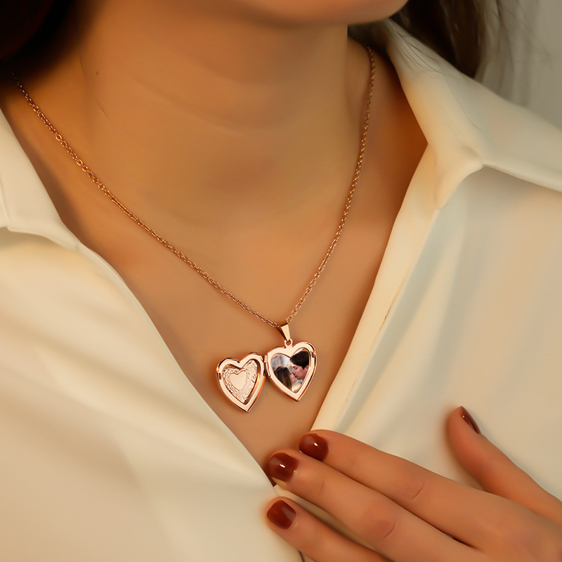Kalung Liontin Personalisasi F - Heart Locket Necklace Photo ulasan dan harga