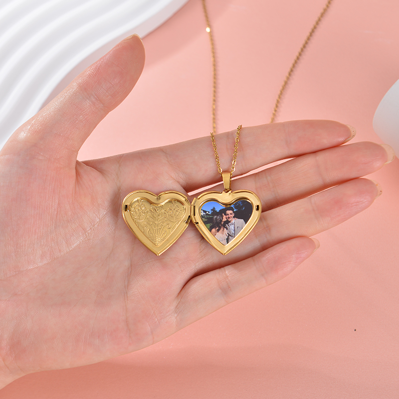Kalung Liontin Personalisasi F - Heart Locket Necklace Photo ulasan dan harga